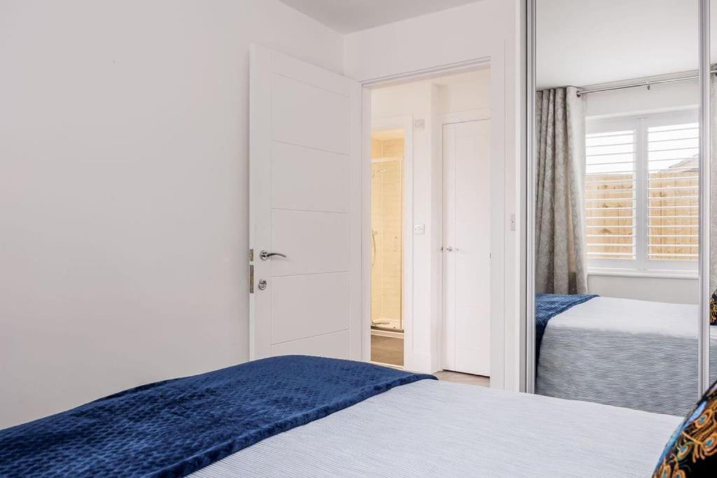 Beautiful House In With Parking, Ground Floor Level Holiday home *