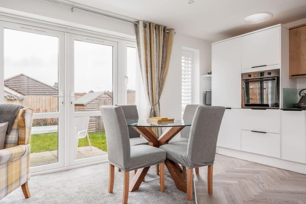 Holiday home Beautiful House In With Parking, Ground Floor Level