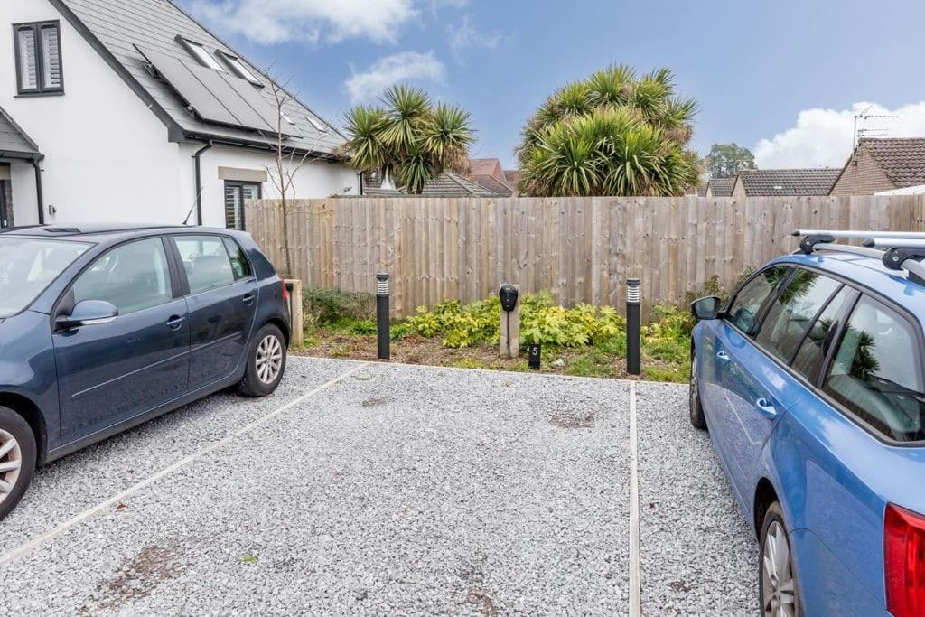 Beautiful House In With Parking, Ground Floor Level * Poole